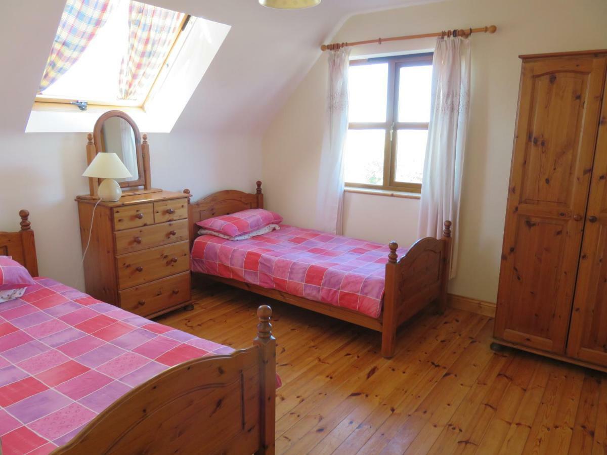 Letterfrack Mountain Farm Cottage On Farm In Village Centre المظهر الخارجي الصورة